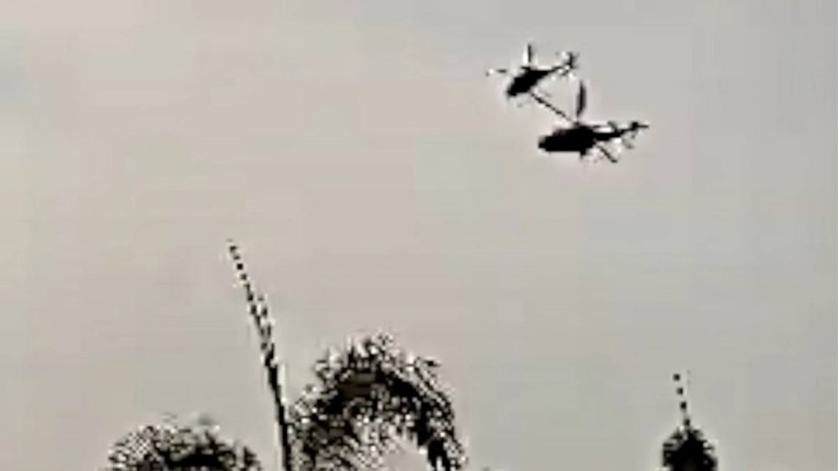 U zraku se sudarila i srušila dva malezijska vojna helikoptera. Poginulo 10 ljudi 