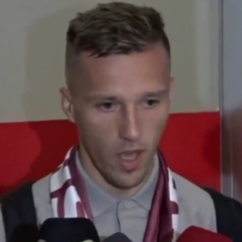 Oršić potpisao za Trabzonspor. Pogledajte kako su ga navijači dočekali na aerodromu