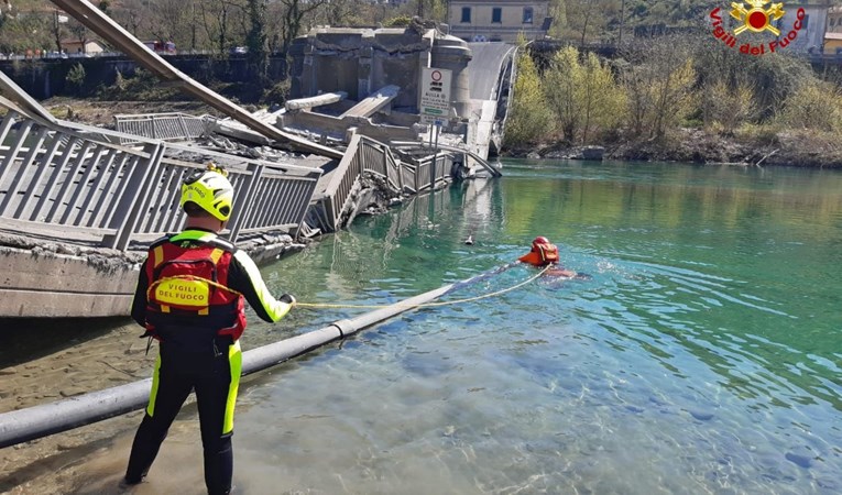 Most koji se urušio u Italiji ukazuje na probleme na talijanskim cestama