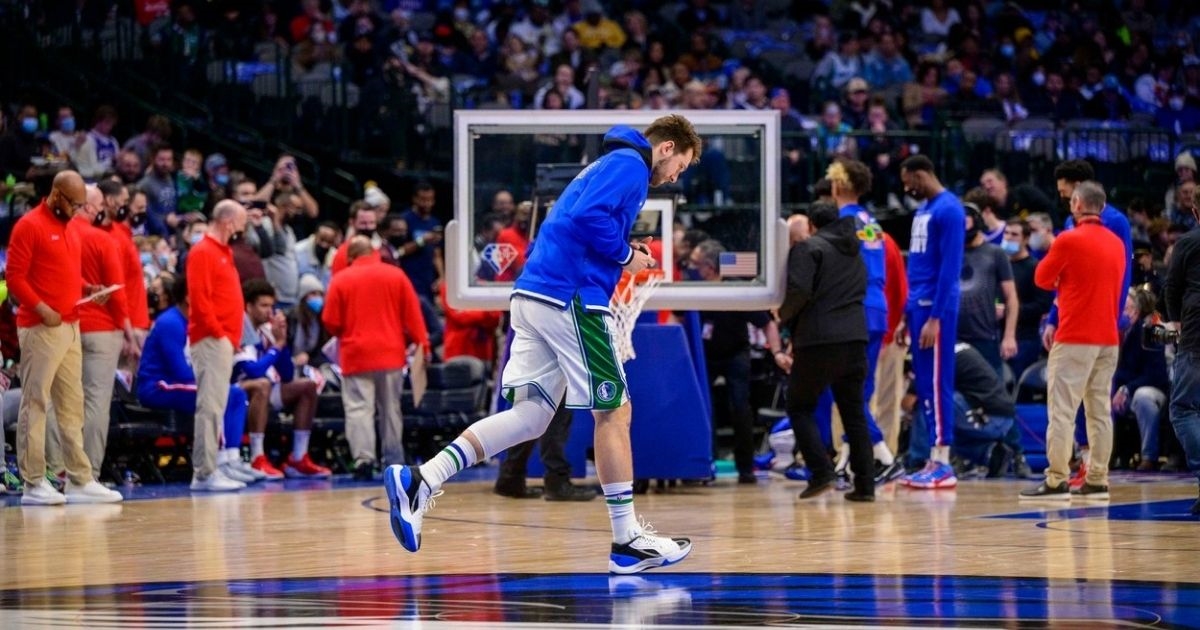 Luka Dončić zabio tricu pa prekinuo utakmicu na skoro sat. Pogledajte što se dogodilo