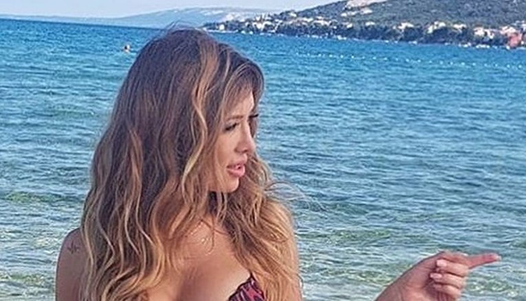 Uživa u moru: Lidija Bačić u bikiniju zanjihala bokovima