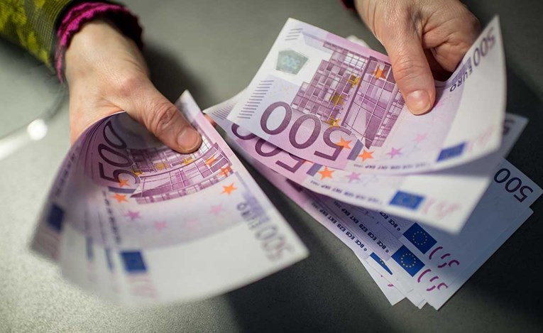Jeste li vidjeli novčanicu od 500 eura? Mogla bi biti krivotvorena
