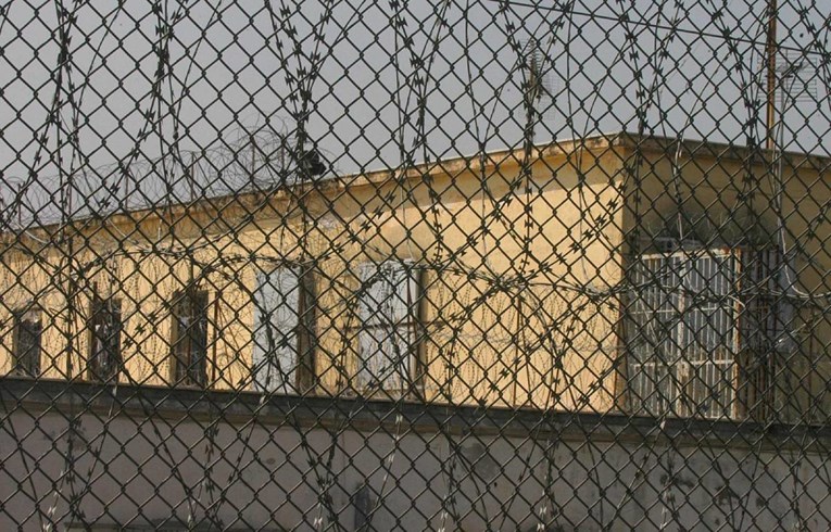 Prvi put u Srbiji žena zbog ubojstva osuđena na doživotni zatvor, druga na 40 godina 