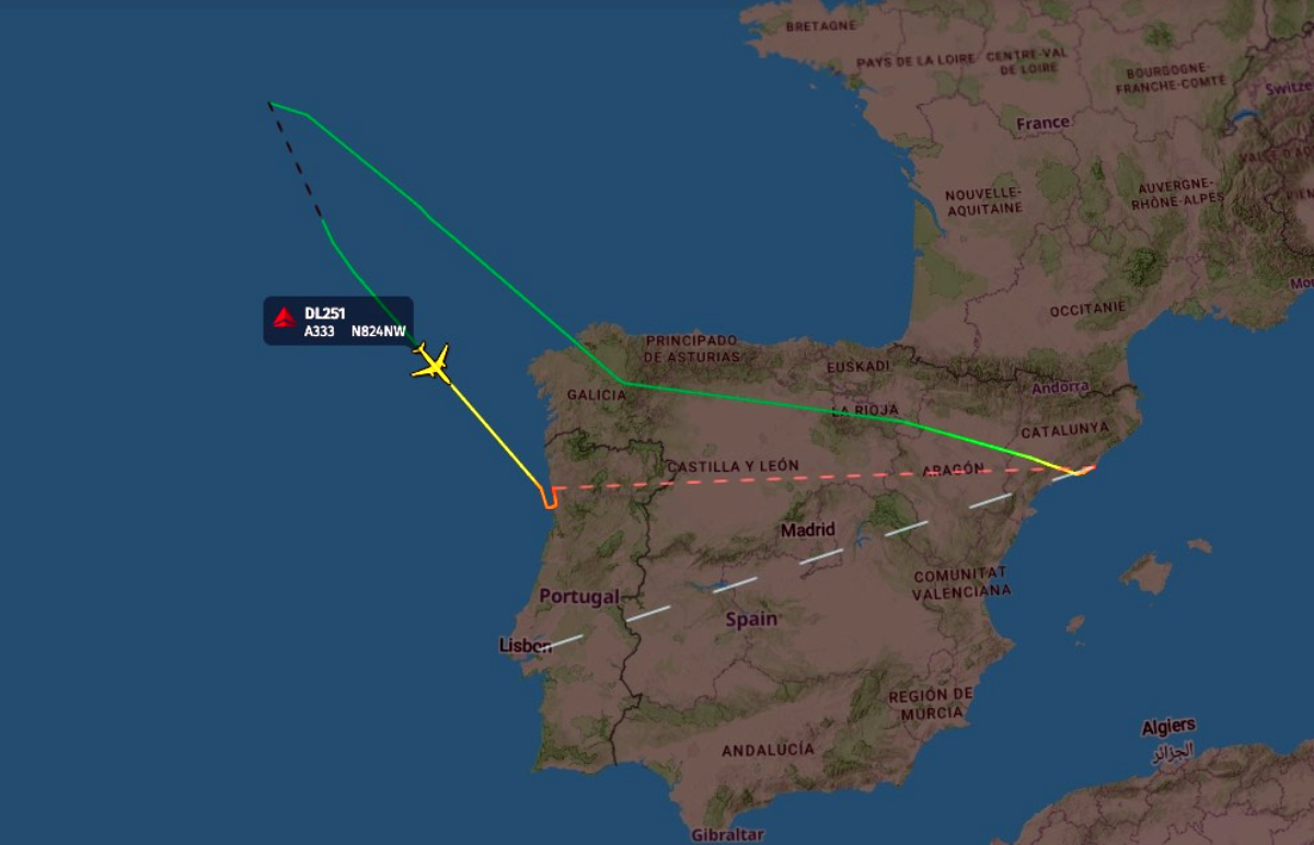 Deltaov avion iz Barcelone za Boston prisilno sletio zbog dima u kabini
