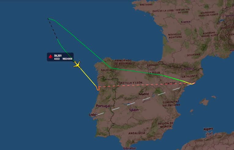 Putnički avion krenuo iz Europe za Boston. Naprasno se vratio i prisilno sletio