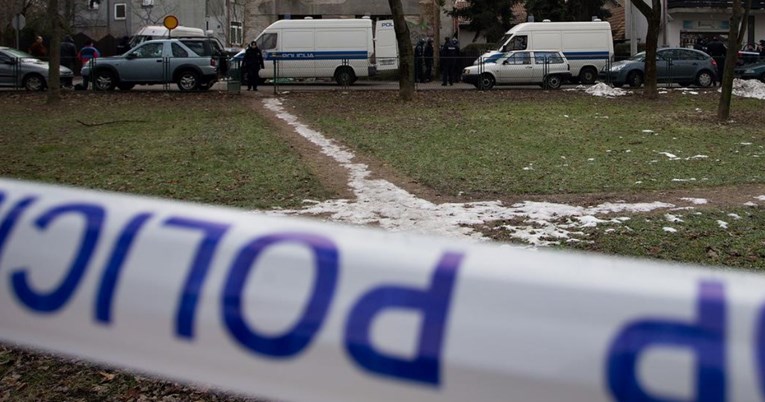 Muškarac izboden nožem u svađi oko parkiranja u Zagrebu. Uhićena jedna osoba