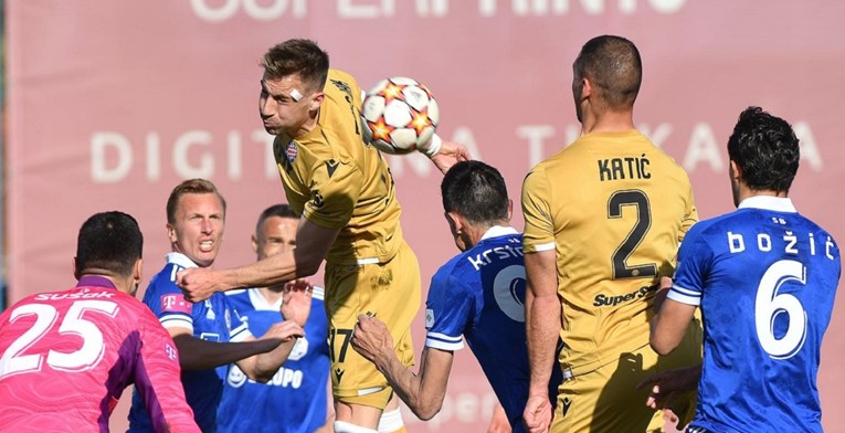 SLAVEN - HAJDUK 0:0 Kiks Hajduka u borbi za naslov. Splićani nemoćni bez Livaje