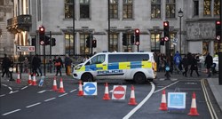 Policajci u središtu Londona ubili muškarca naoružanog s dva noža