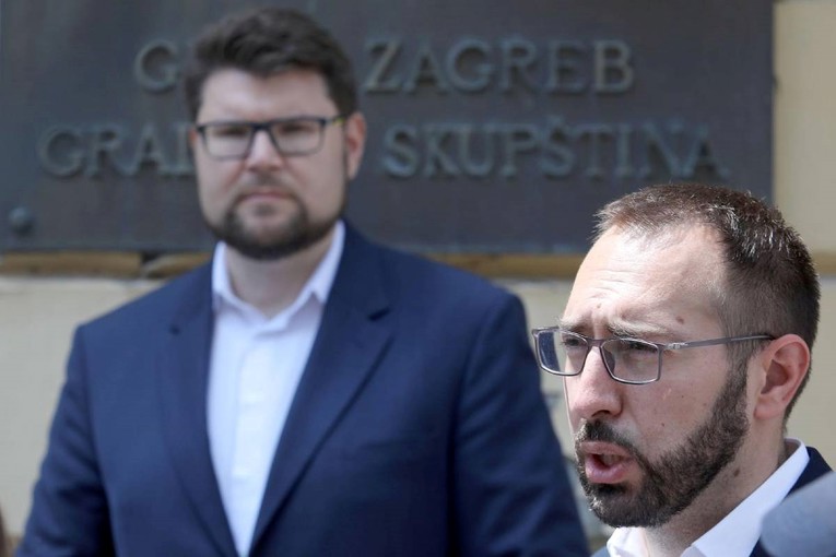 HDZ-ovac: Grbin je klečao pred Možemo, a oni su mu opalili pljusku