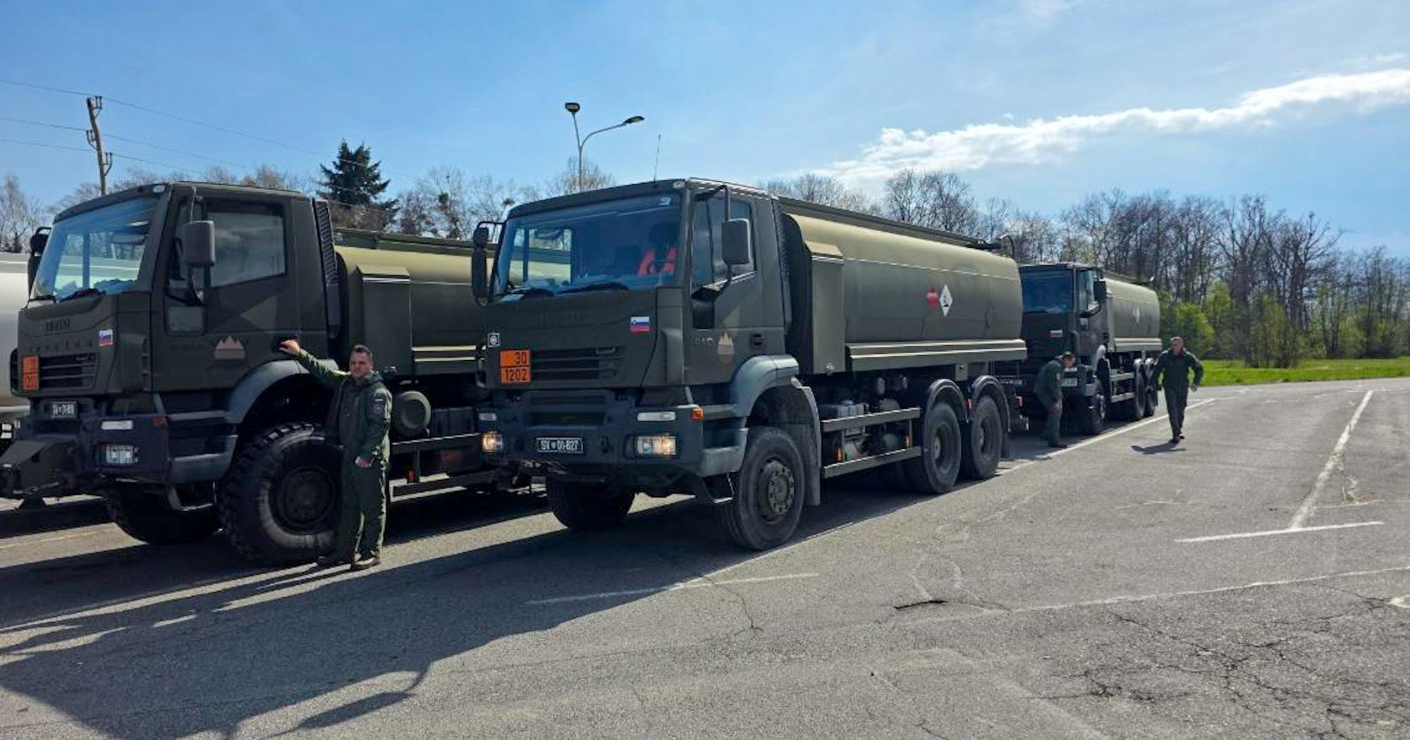U Sloveniji vojska pomaže prevoziti gorivo, smiruju se gužve na pumpama