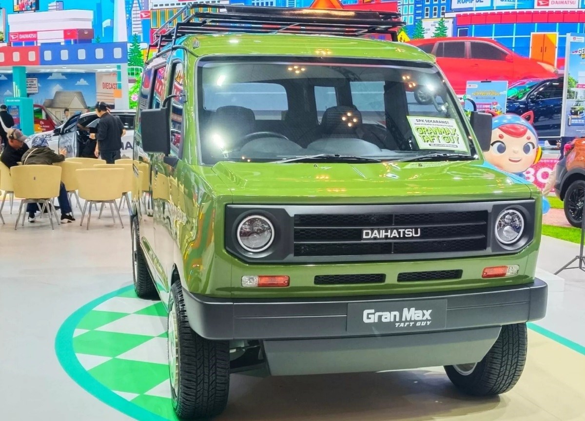 FOTO Ovaj simpatični kombi glumi da je maleni Land Cruiser