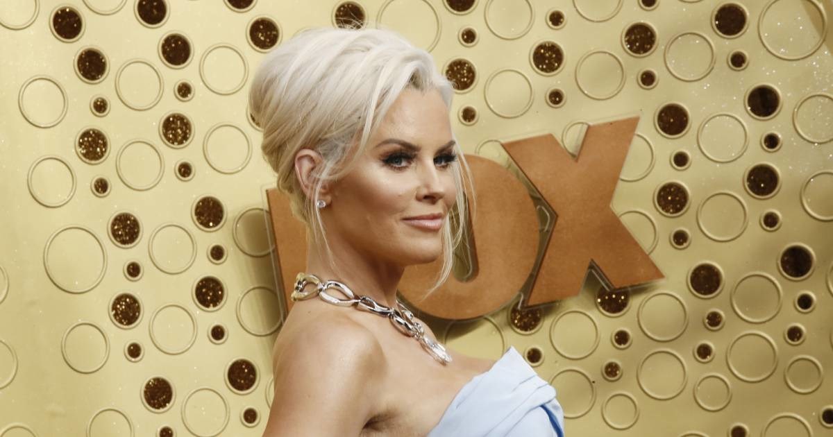 Jenny McCarthy: Imala sam devet operacija usta, a sve je počelo s jednim implantatom