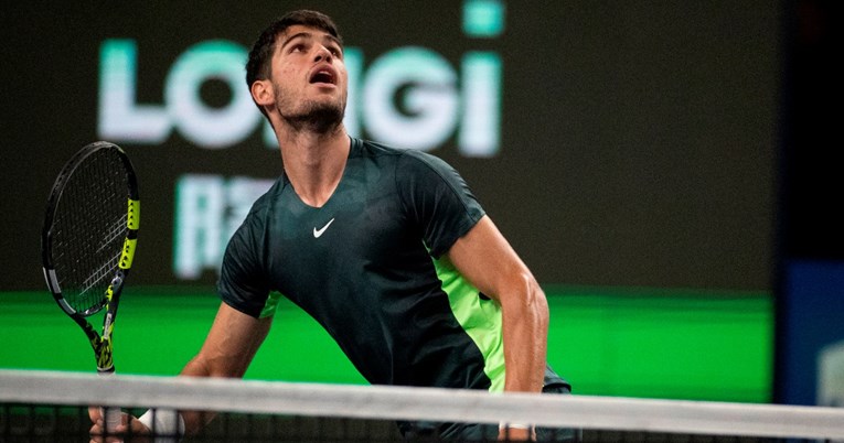 Alcaraz iznenađujuće izgubio u osmini finala Šangaja