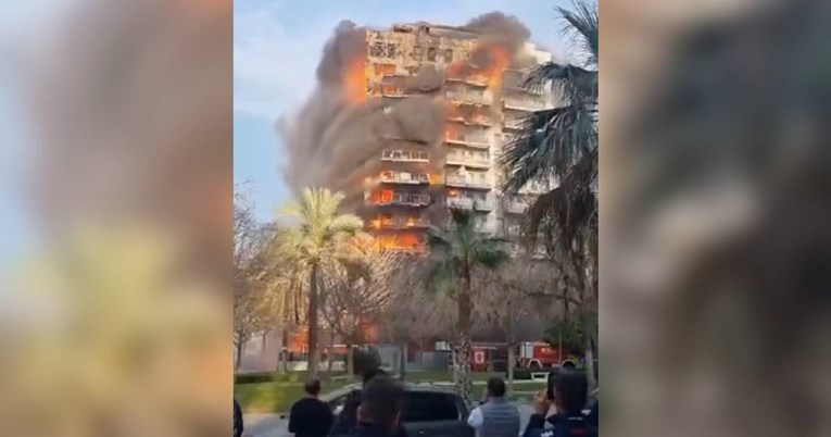 VIDEO Ogroman požar zgrade od 14 katova u Španjolskoj. "Proširio se za 10 minuta"