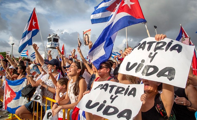 SAD uveo sankcije kubanskom ministru obrane, Biden kaže da je to tek početak