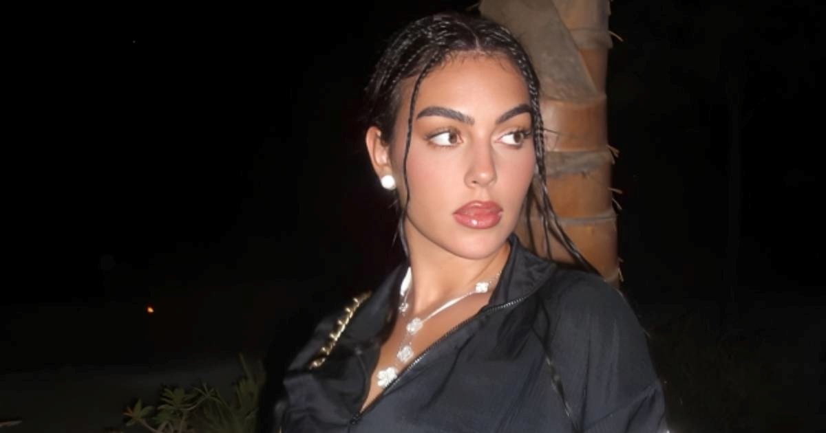 Georgina objavila fotke s obiteljskog putovanja, pozirala je u badiću