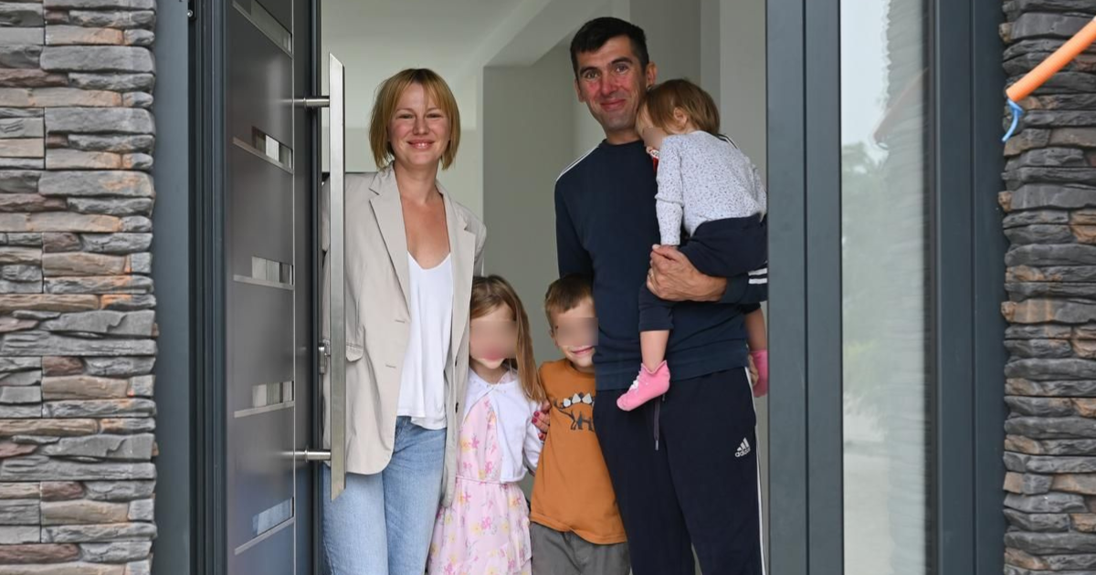 Obitelji kraj Zaprešića poplavila kuća pa na krstitke išli bagerom: "Bilo je lijepo"