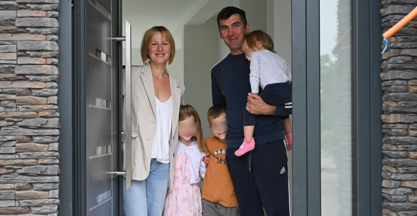 Obitelji kraj Zaprešića poplavila kuća pa na krstitke išli bagerom: "Bilo je lijepo"