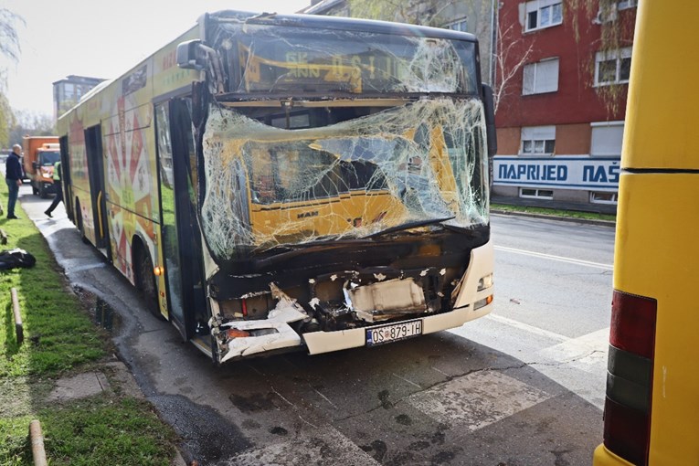 FOTO Policija objavila detalje sudara autobusa u Osijeku