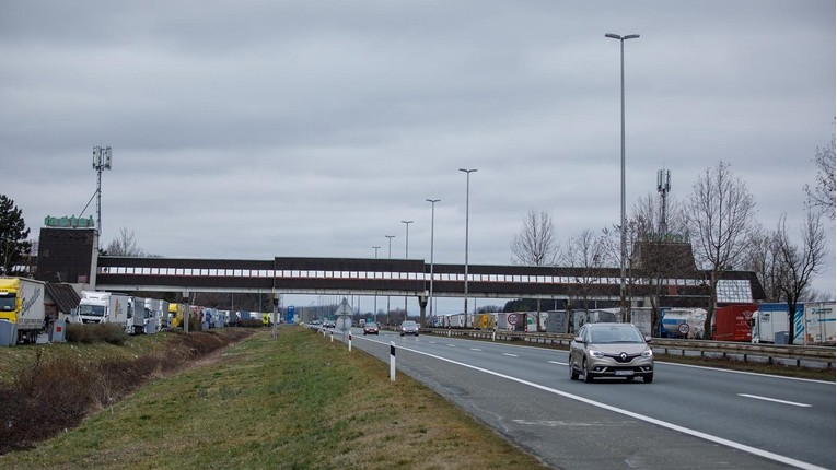 Vozači, oprez! Uočen predmet na autocesti A3 između Lučkog i Plitvica