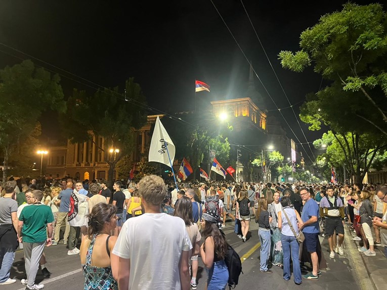 Tko je pobijedio? Opozicija slavi, ali i Vučić je proglasio pobjedu