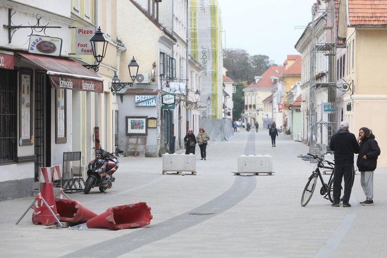 Šef Vodovoda i kanalizacije u Karlovcu: Ne bacajte u odvod maramice, štapiće za uši...