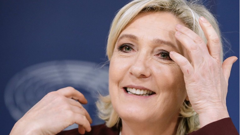 Marine Le Pen povlači se iz stranke, kandidirat će se za predsjednicu 2022.