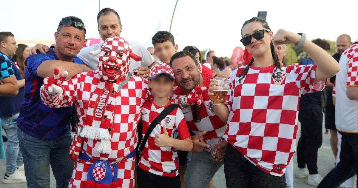 FOTO U Osijeku je vesela atmosfera, okupili se navijači