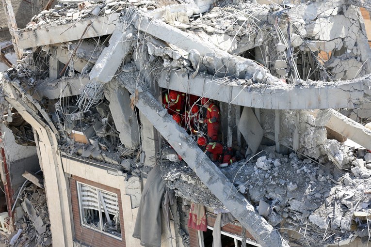 Iranski mediji: Napadnute stambene zgrade u Iranu, ubijeno najmanje 20 ljudi