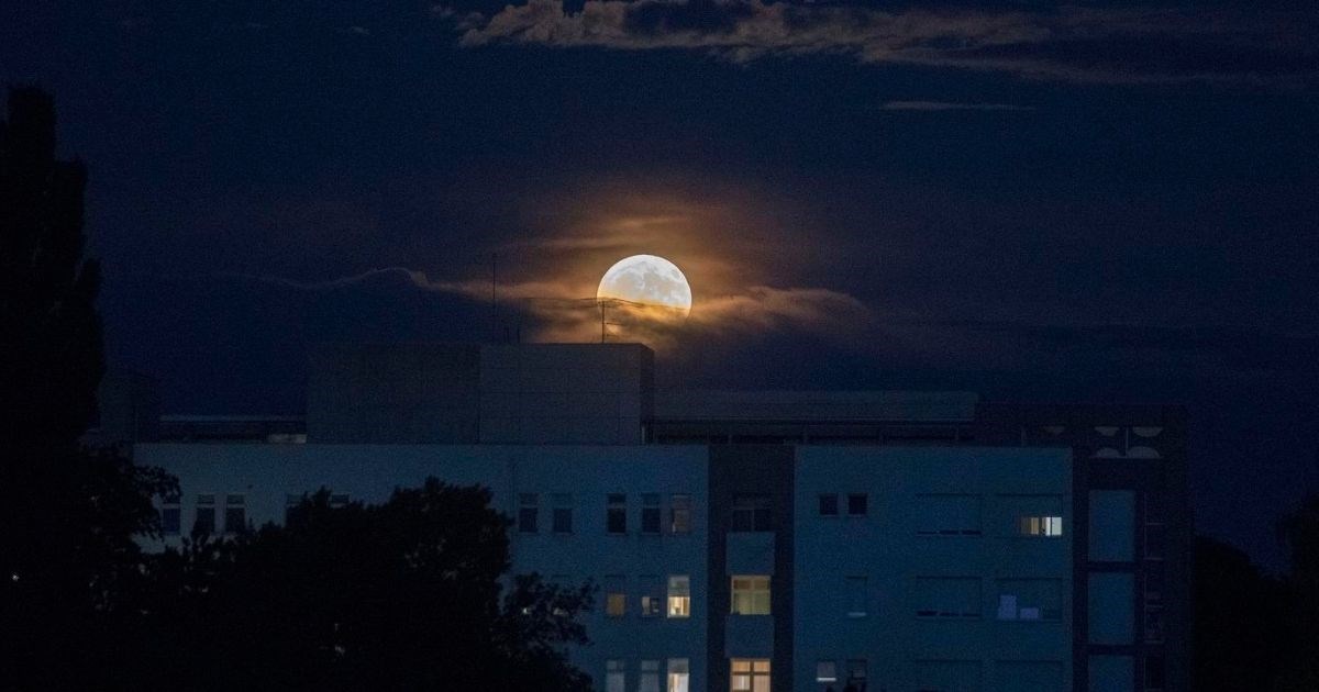 FOTO Pun Mjesec stvorio je bajkovite prizore iznad Hrvatske