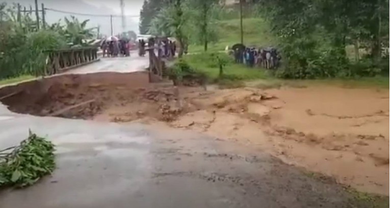 U Ruandi pala obilna kiša, u poplavama i klizištima poginulo najmanje 55 ljudi