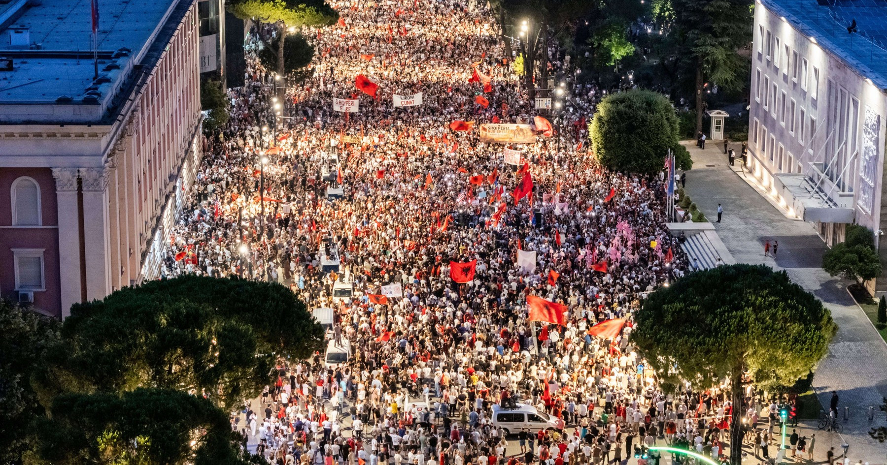 Raste bijes Albanaca. Počelo je kao prosvjed za ptice, pretvorilo se u revoluciju