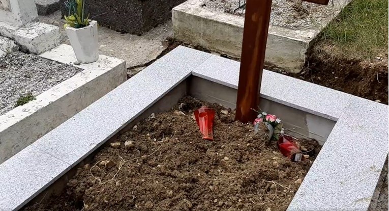 Divlje svinje upale na groblje kod Rijeke, oštetile više grobova