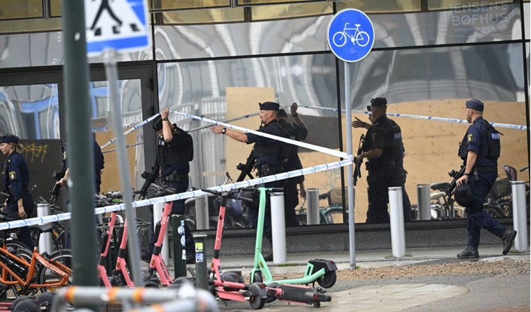 Pucnjava u šoping-centru u Švedskoj: Ubijena jedna osoba, uhićen tinejdžer