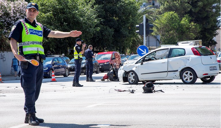 Teška nesreća u Kaštelima, čovjek se bori za život