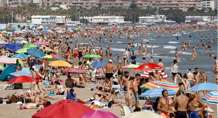 Španjolski turizam snažno raste, broj turista u travnju na pretpandemijskoj razini