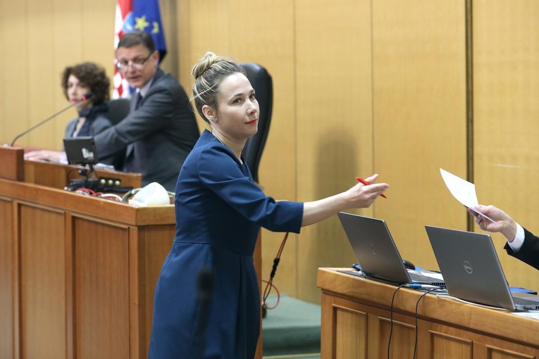 U saboru najdosadnija svađa ikad između Selak Raspudić i Njonje