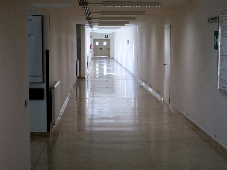 Spremačice u hrvatskim bolnicama rade po 12 sati za manje od 1000 eura. To je problem