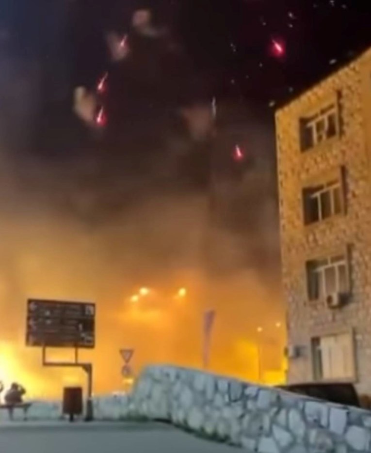 VIDEO Pobjeda BiH u Srbiji se slavila uz baklje i vatromet