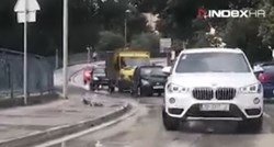 VIDEO Mama patka prevela pačiće preko ceste u Zadru i napravila zastoj u prometu