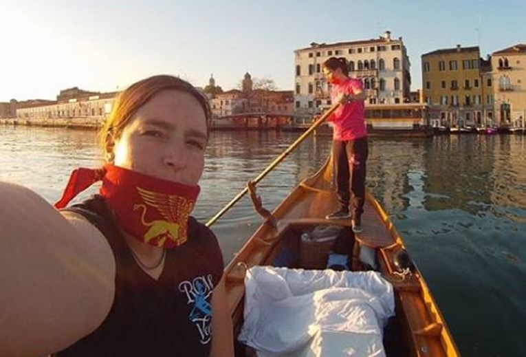 Pogledajte što sad kad nema turista prevoze u gondolama u Veneciji