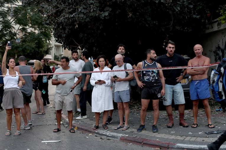 U iranskom udaru na Tel Aviv oštećena i američka ambasada