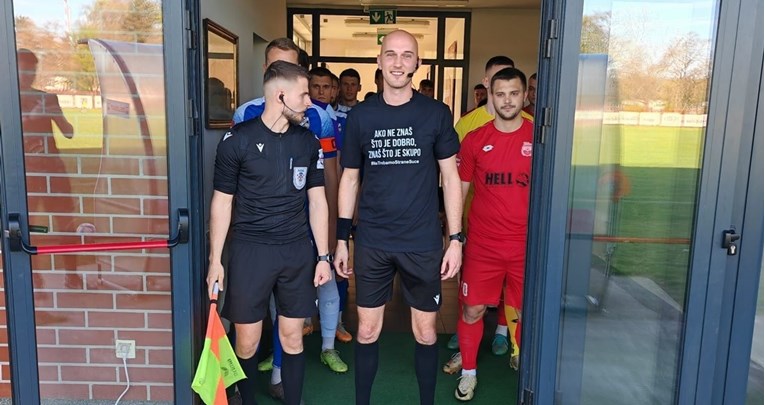 Hrvatski sudac se uoči utakmice pobunio protiv stranih sudaca natpisom na majici