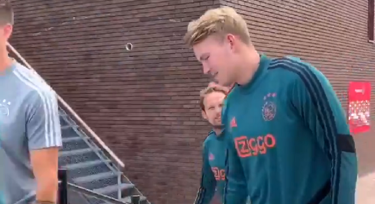 Dok Neymar i Griezmann rade sve da iznude odlaske, De Ligt oduševljava navijače