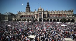 Pola milijuna Poljaka izašlo na ulice. Walesa: Kaczynski, stigli smo po tebe