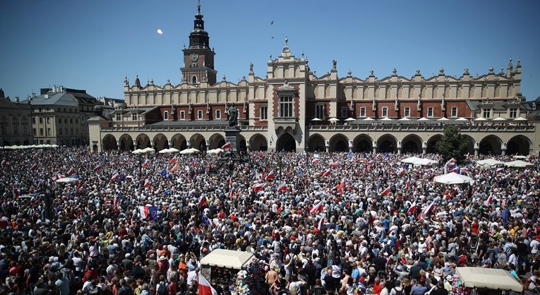 Najveći prosvjed od pada komunizma 1989.: Pola milijuna Poljaka izašlo na ulice