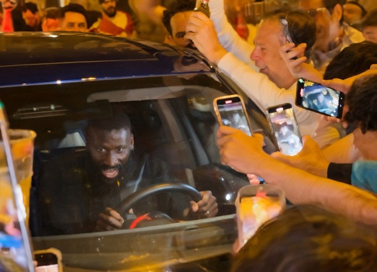 Realovi navijači okružili su Rudigerov auto. Pogledajte što je slijedilo