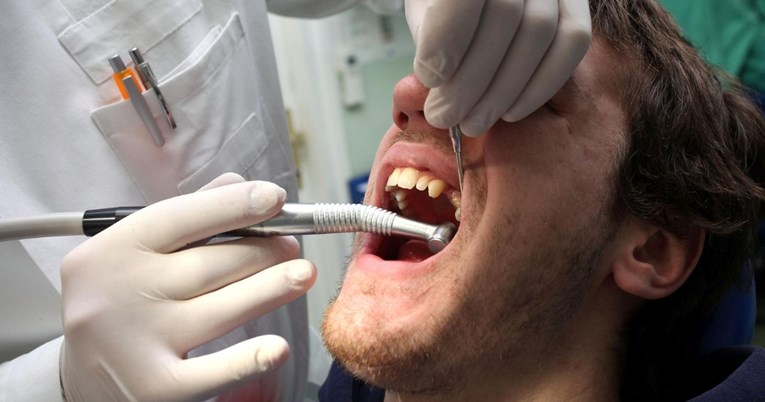 Stomatološki fakultet maturantima: "Na upis dođite bez roditelja"