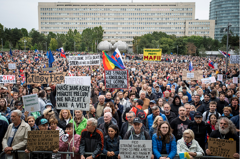 Obljetnica Baršunaste revolucije. Spremaju se prosvjedi u Češkoj i Slovačkoj