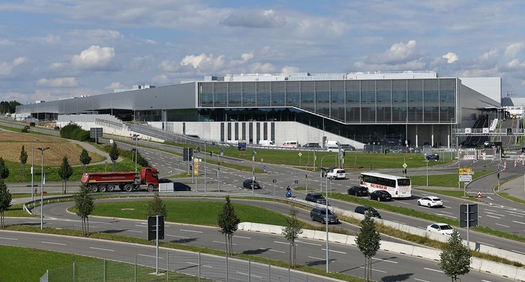 Pucnjava u tvornici Mercedesa u Njemačkoj: Ubijeno dvoje ljudi, napadač uhićen